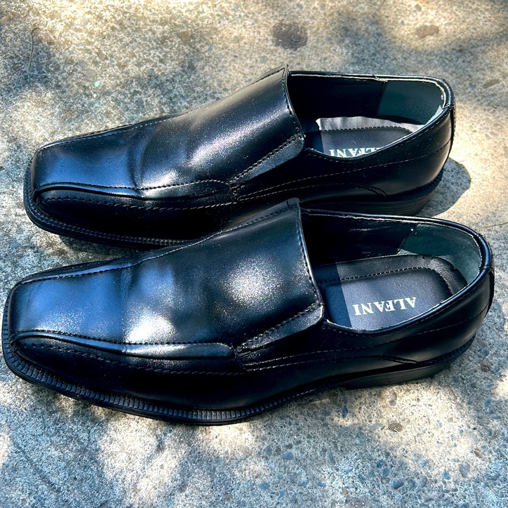 Semi used black Alfani shoes